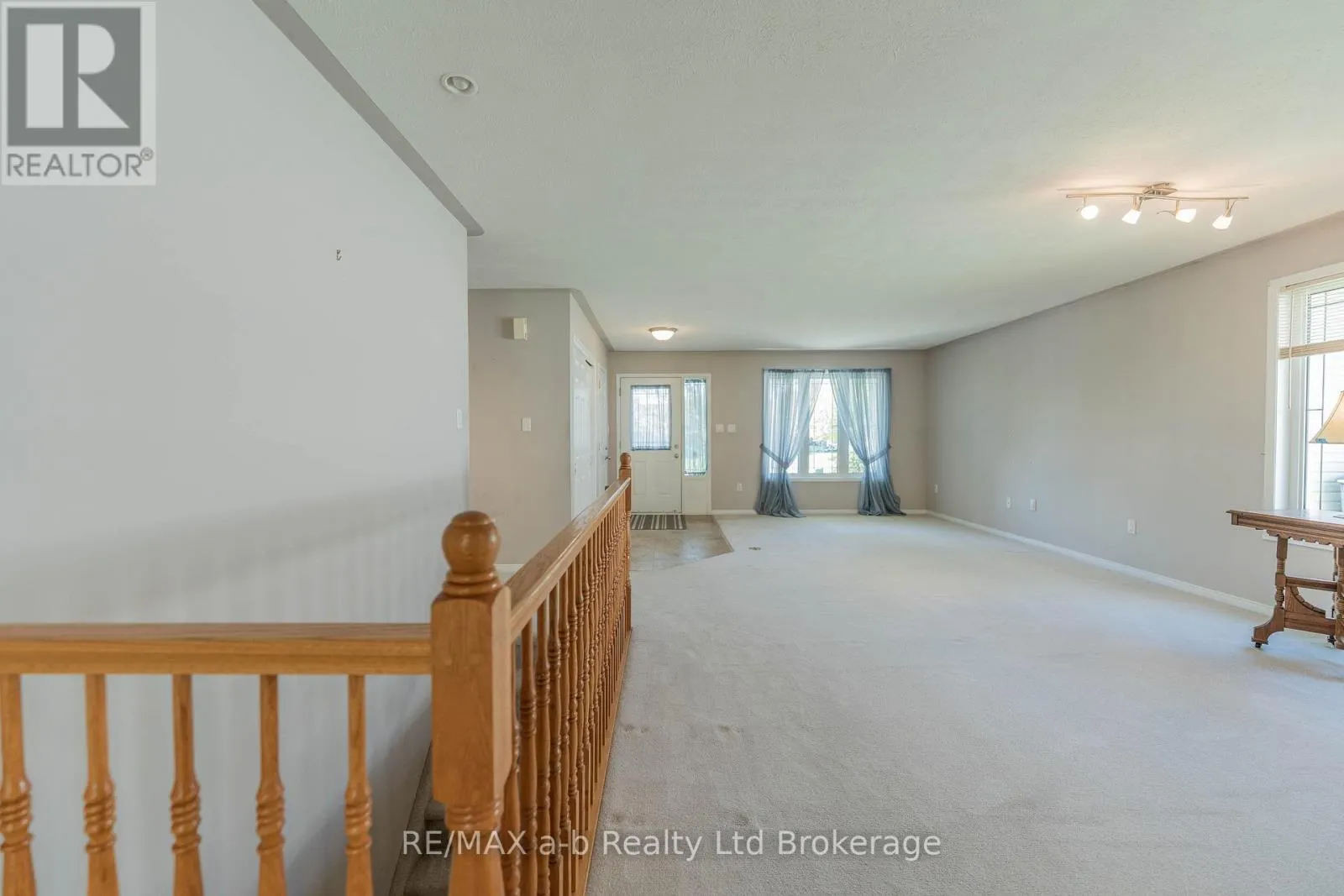 44 BEECH BOULEVARD