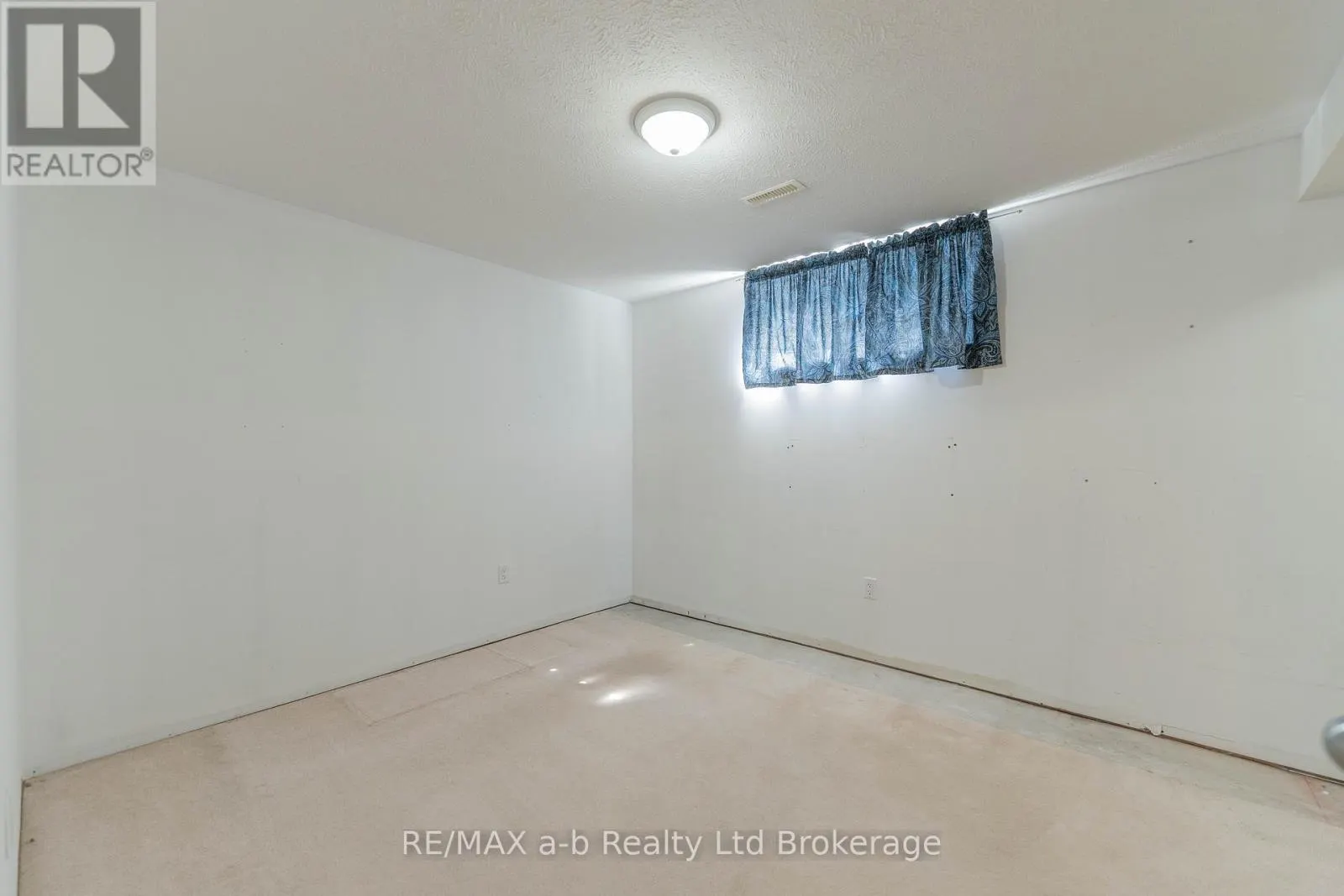 44 BEECH BOULEVARD