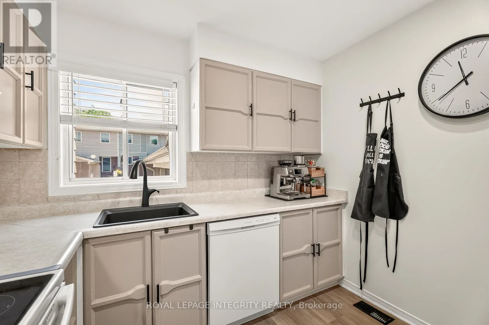 16 STAMFORD PRIVATE
