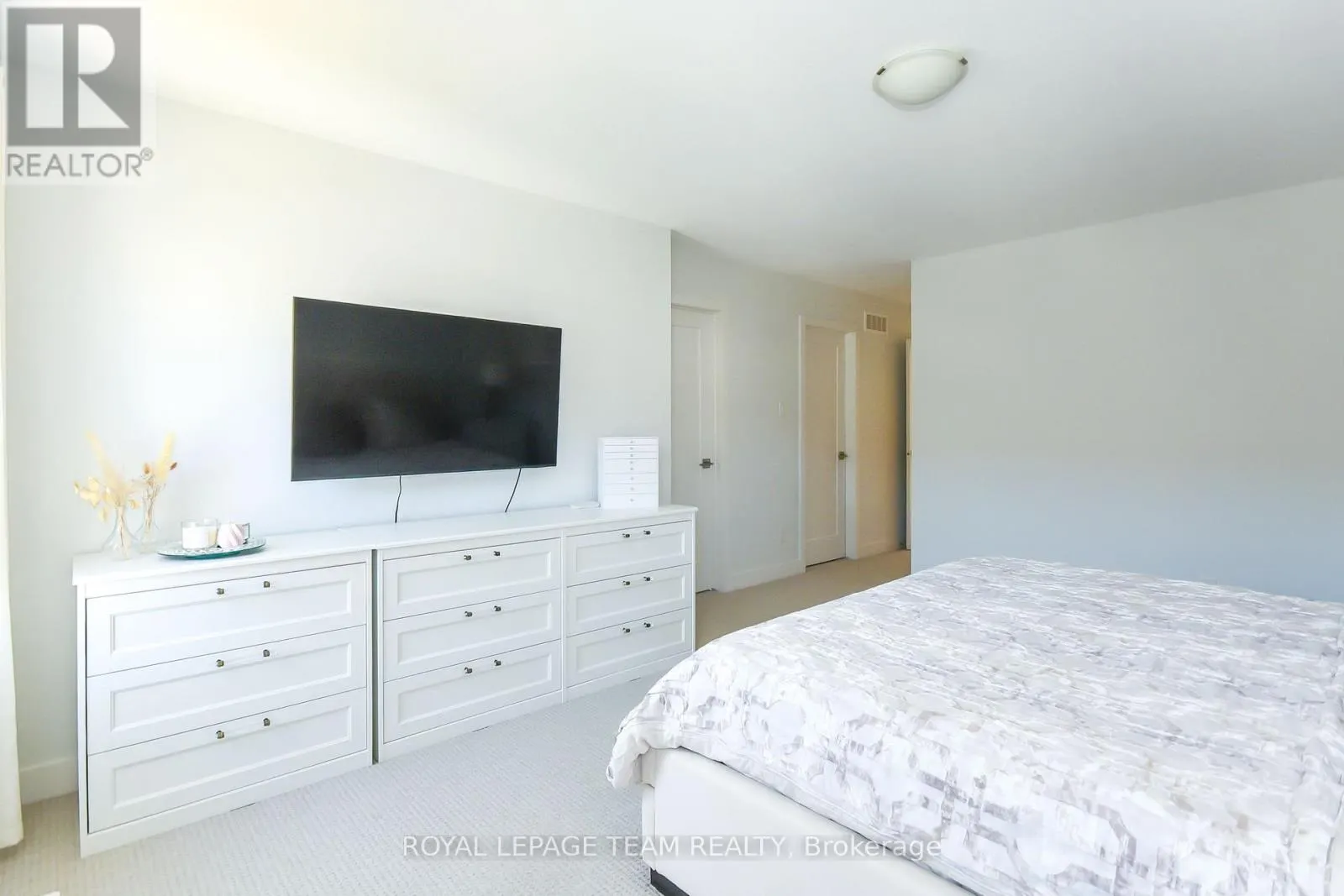 725 CAPRICORN CIRCLE