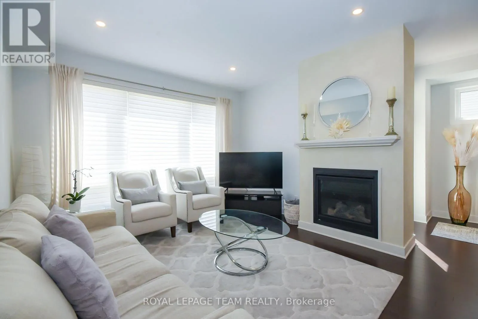 725 CAPRICORN CIRCLE