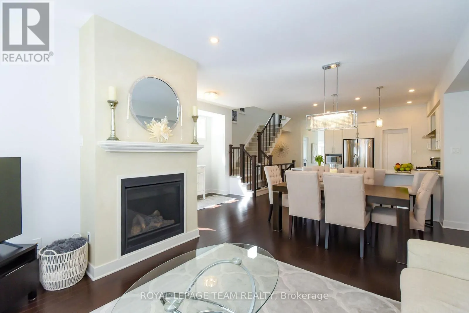 725 CAPRICORN CIRCLE