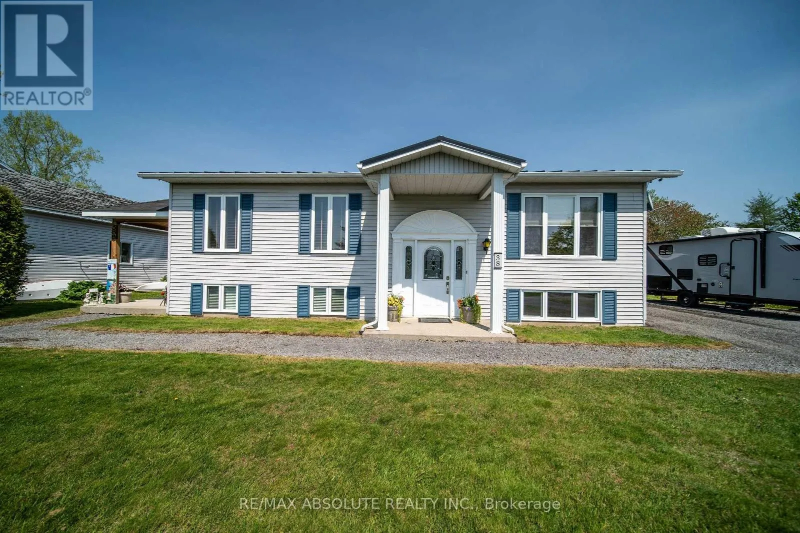 38 DUCHESSE CRESCENT