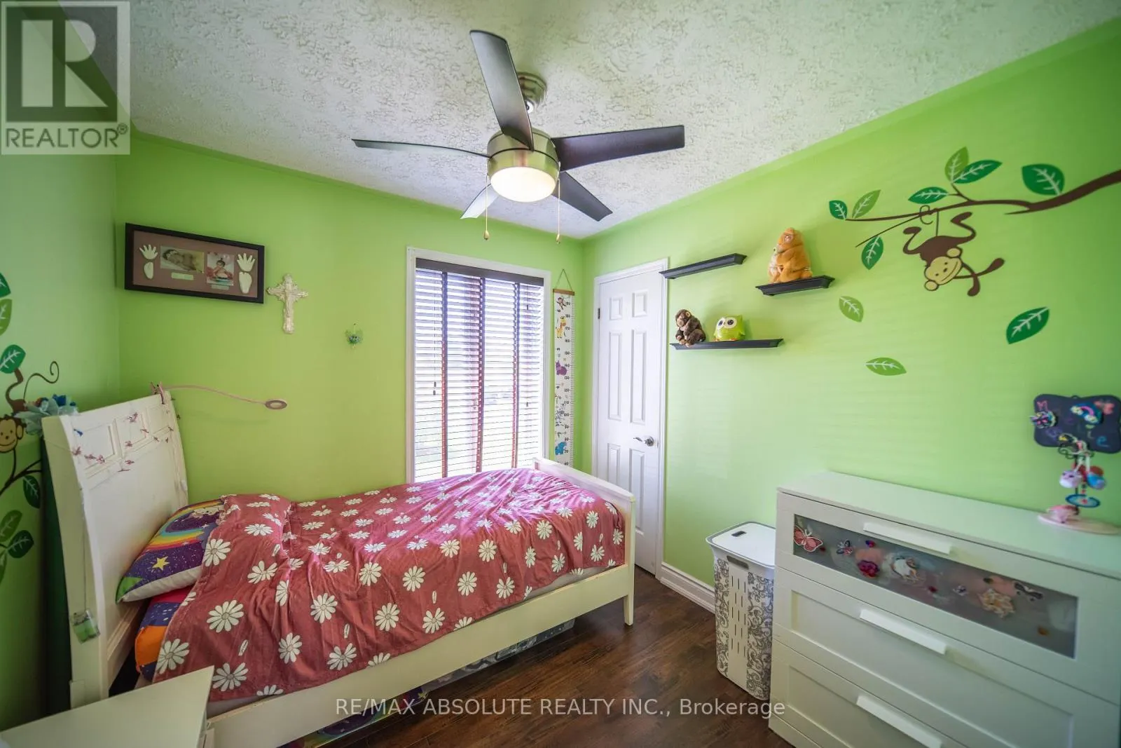 38 DUCHESSE CRESCENT