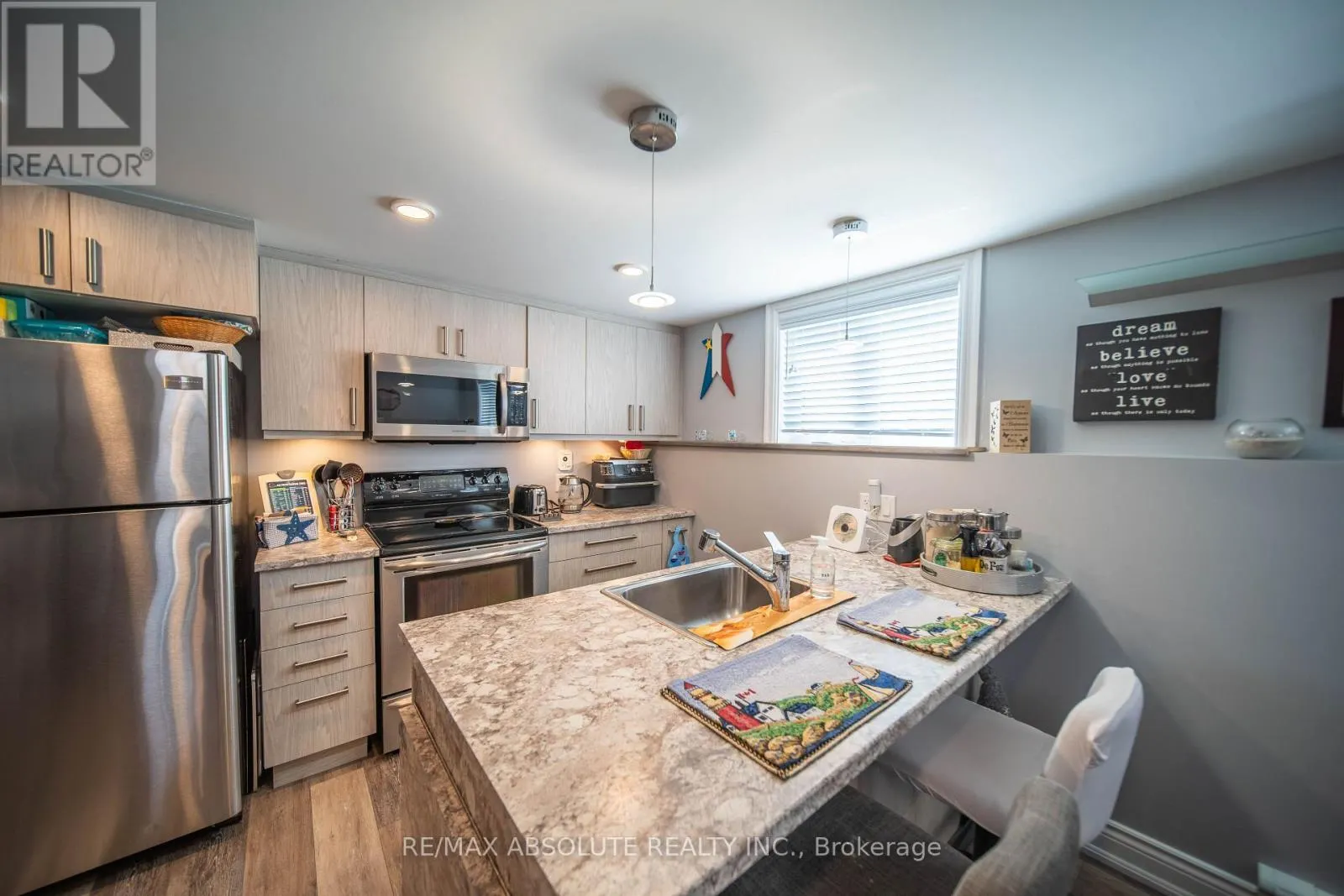 38 DUCHESSE CRESCENT