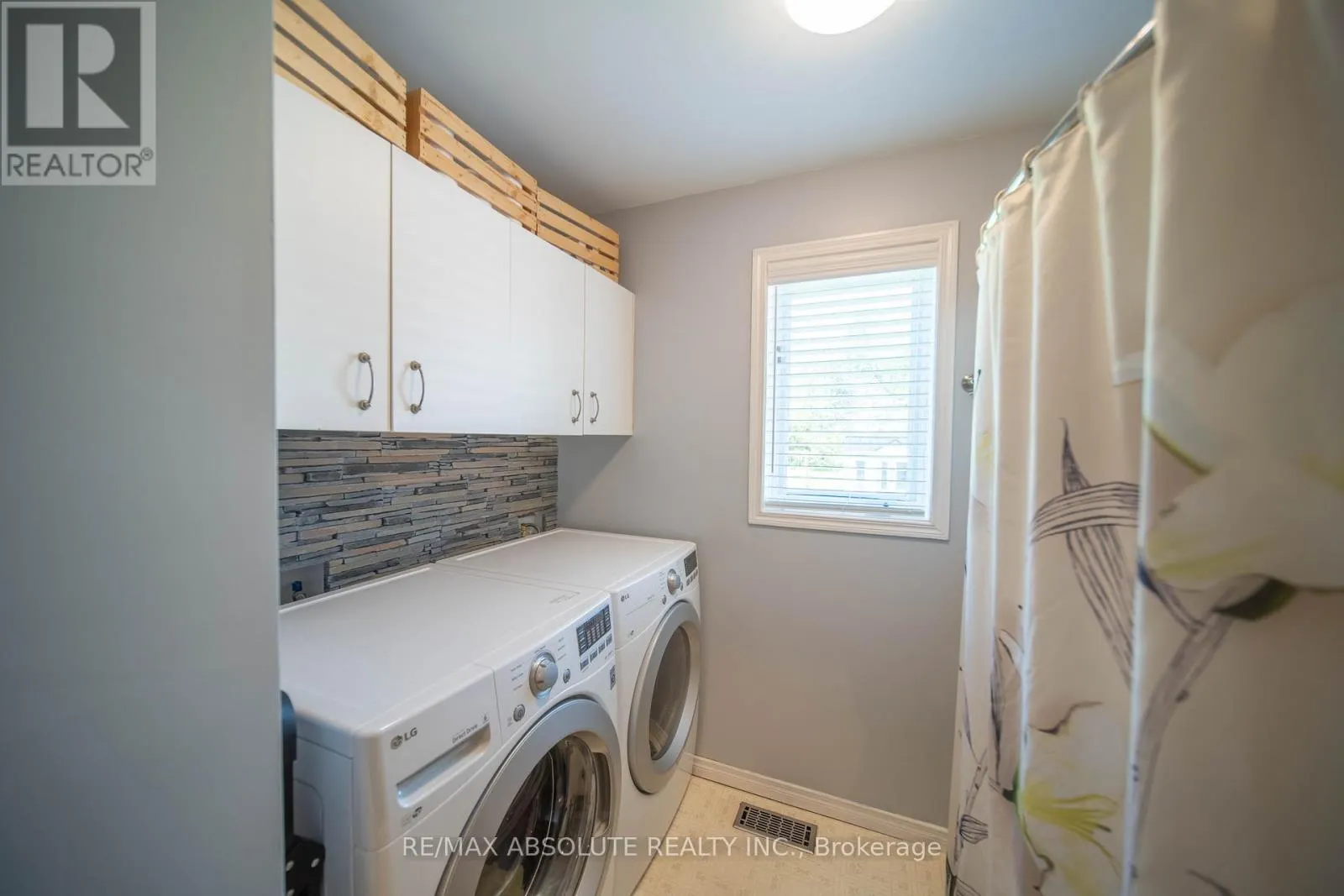 38 DUCHESSE CRESCENT