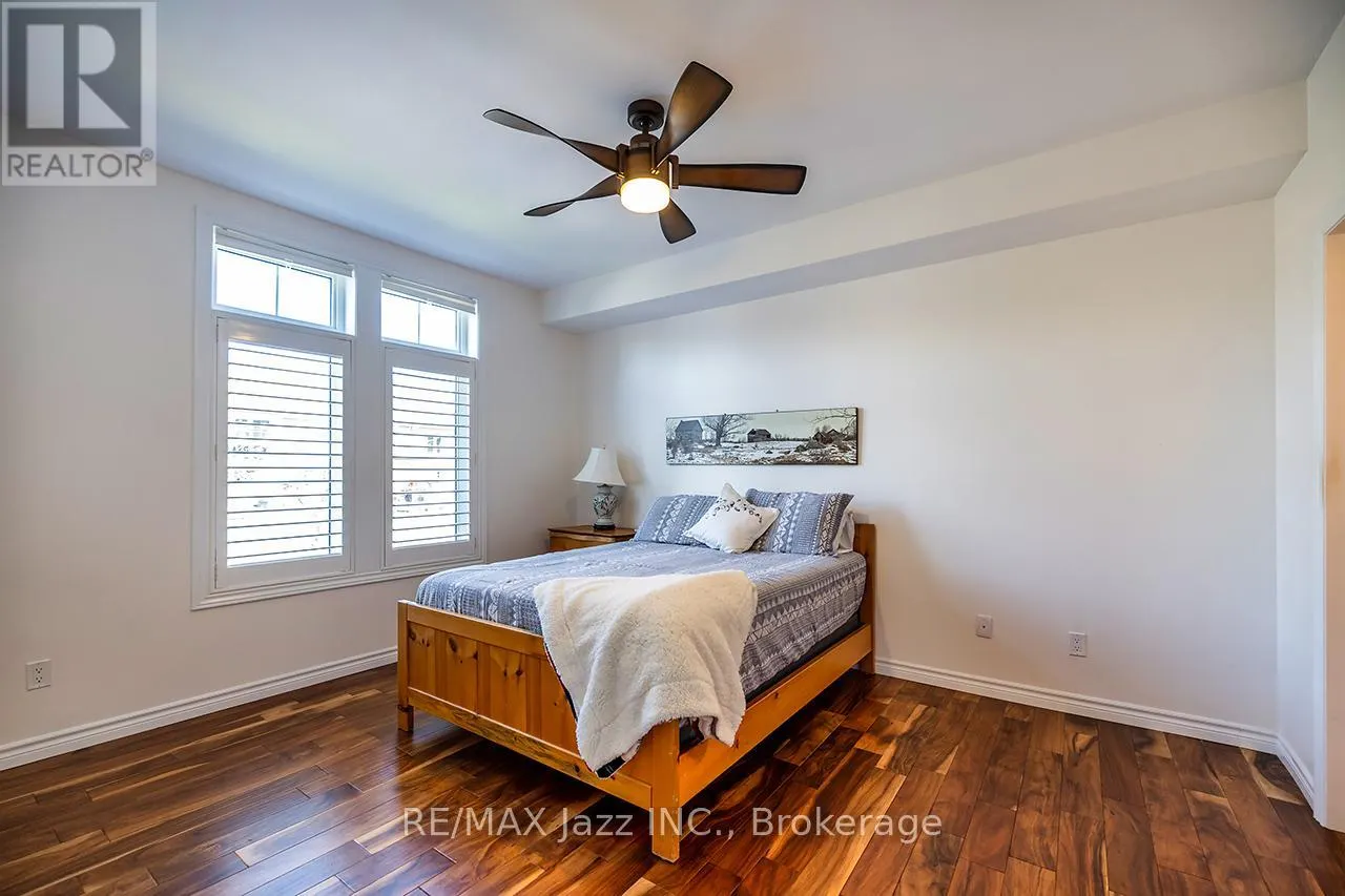 111 - 29 LAKEWOOD CRESCENT #111
