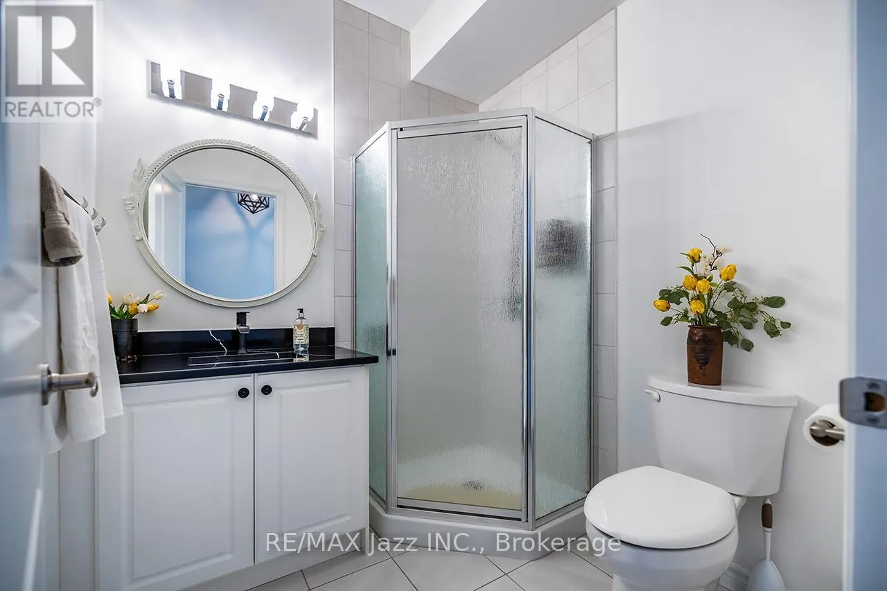 111 - 29 LAKEWOOD CRESCENT #111