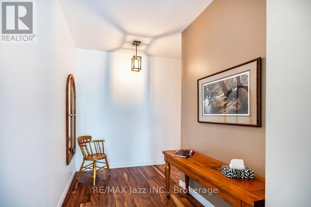 111 - 29 LAKEWOOD CRESCENT #111