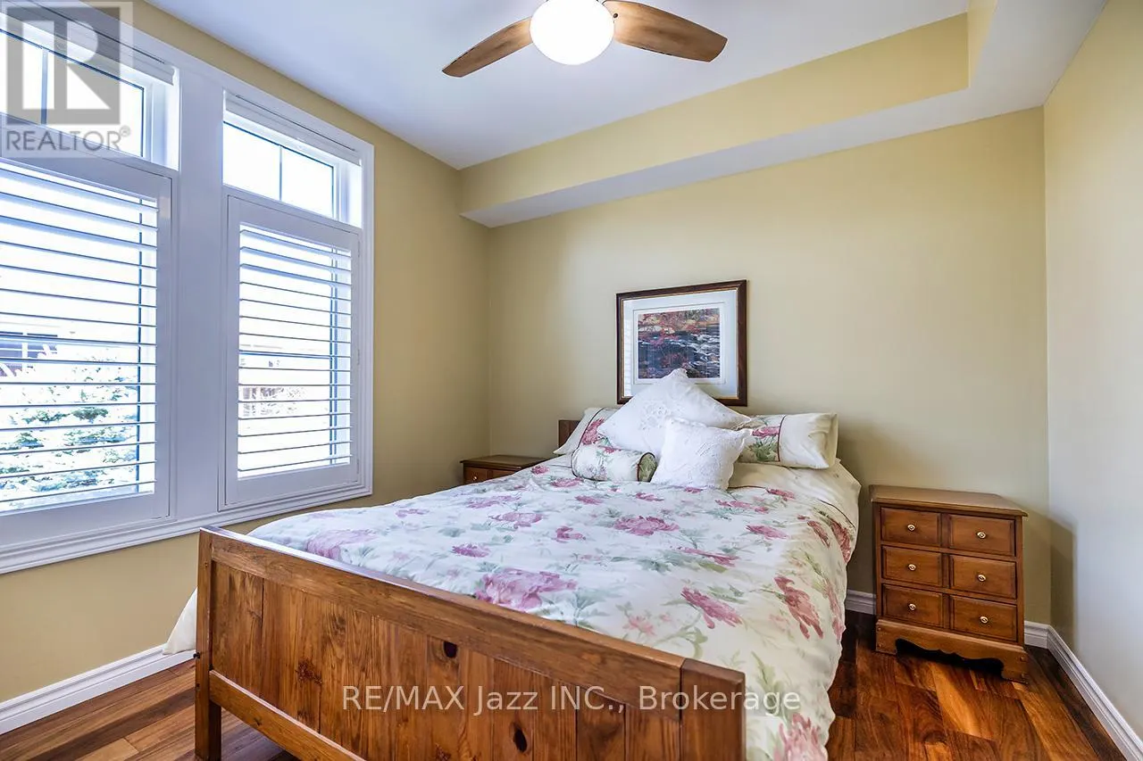 111 - 29 LAKEWOOD CRESCENT #111