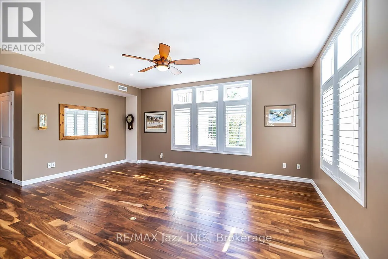 111 - 29 LAKEWOOD CRESCENT #111