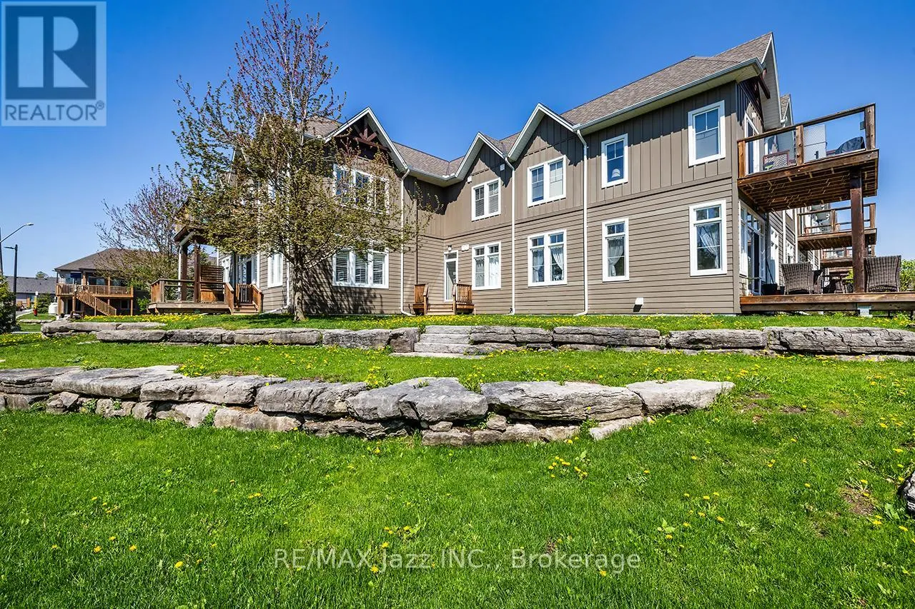 111 - 29 LAKEWOOD CRESCENT #111