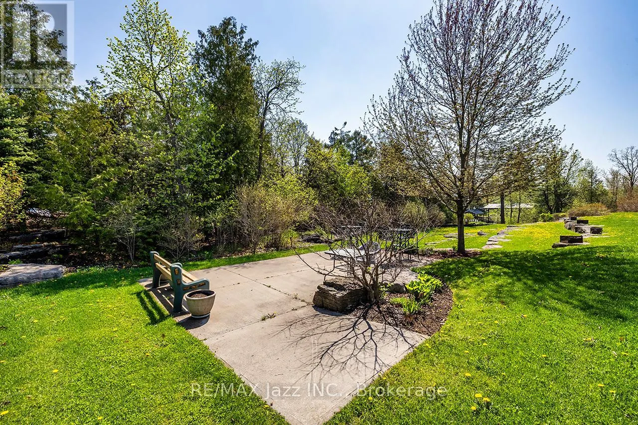 111 - 29 LAKEWOOD CRESCENT #111