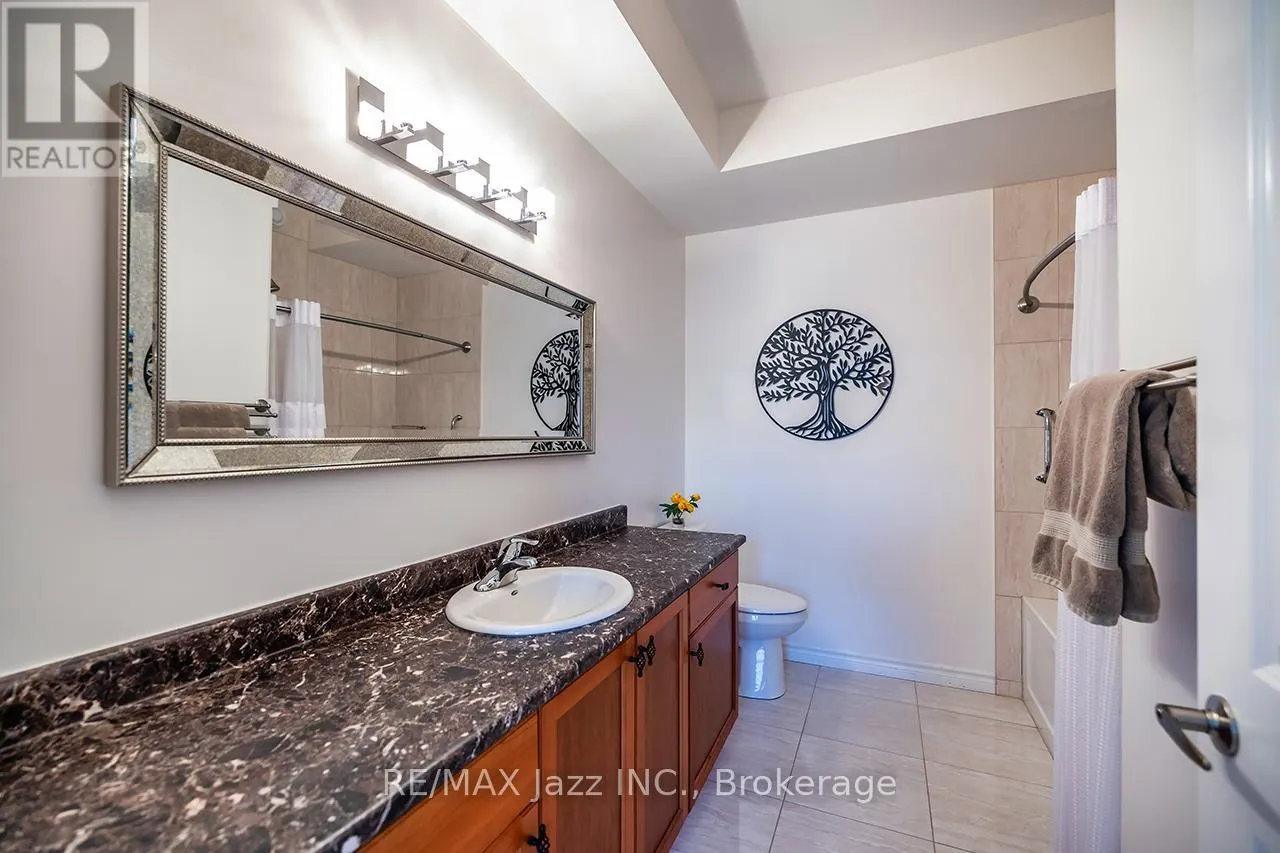 111 - 29 LAKEWOOD CRESCENT #111