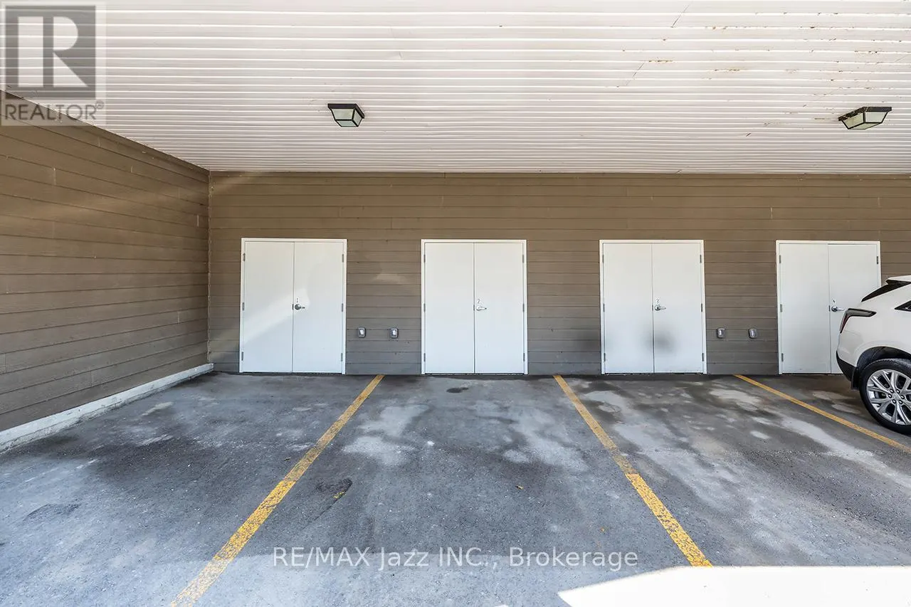 111 - 29 LAKEWOOD CRESCENT #111