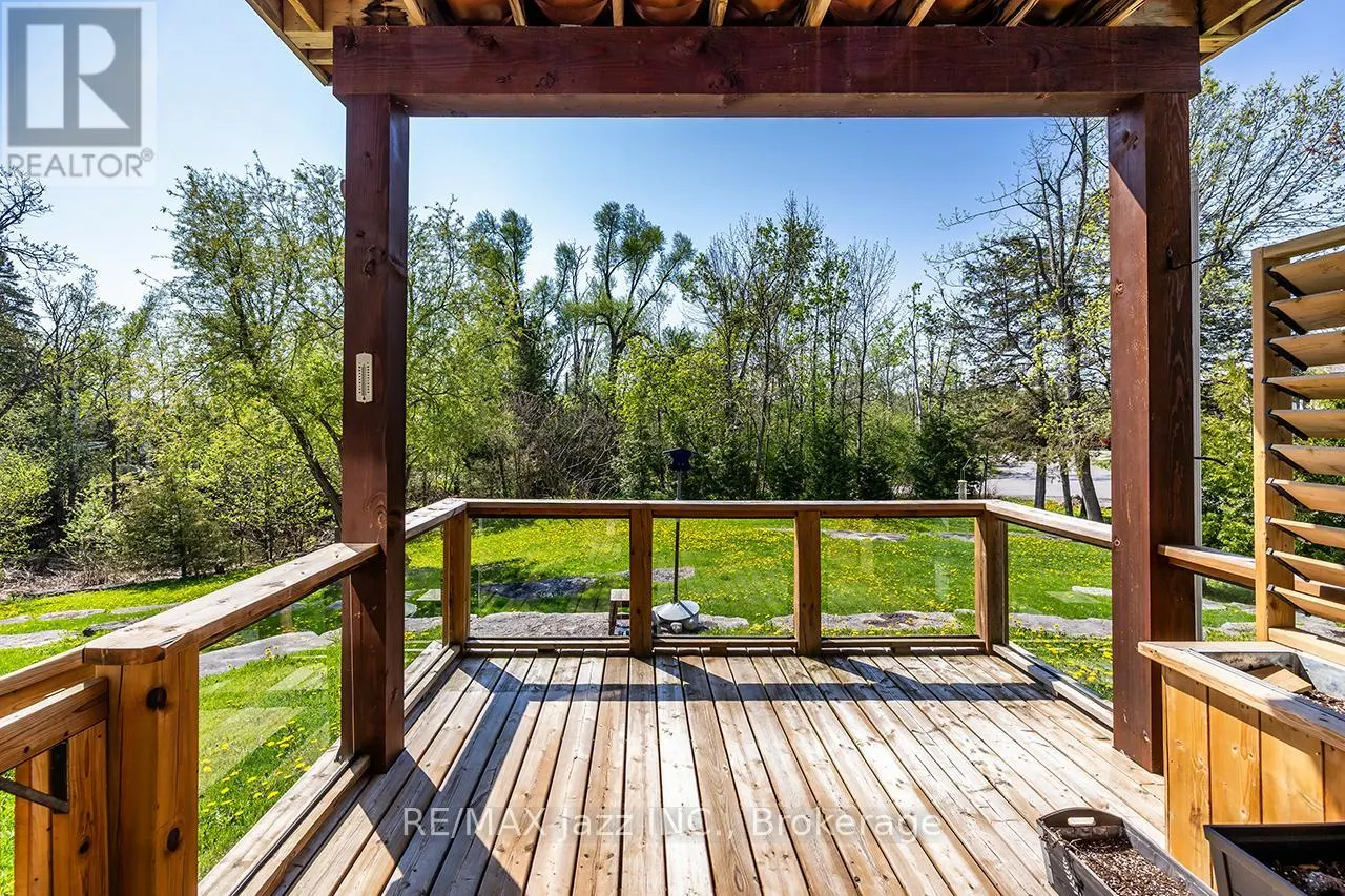 111 - 29 LAKEWOOD CRESCENT #111