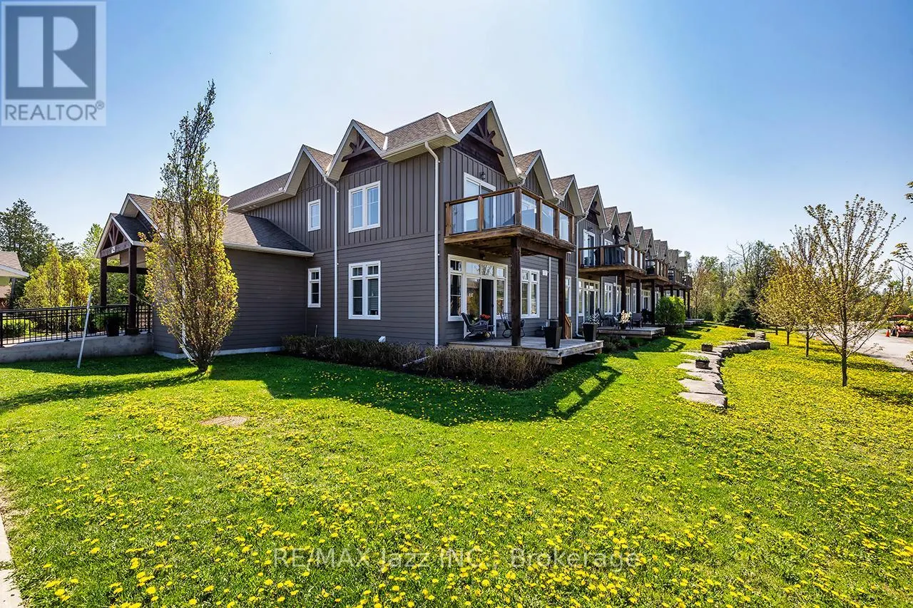 111 - 29 LAKEWOOD CRESCENT #111