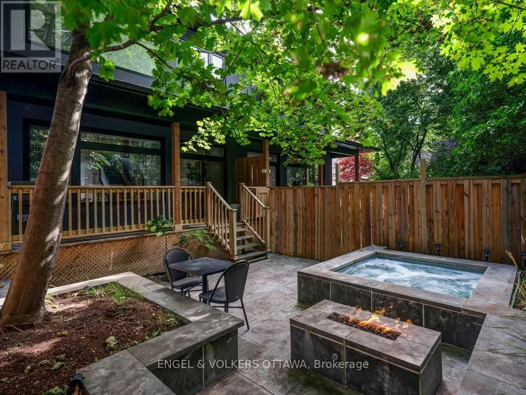 303 WESTHILL AVENUE