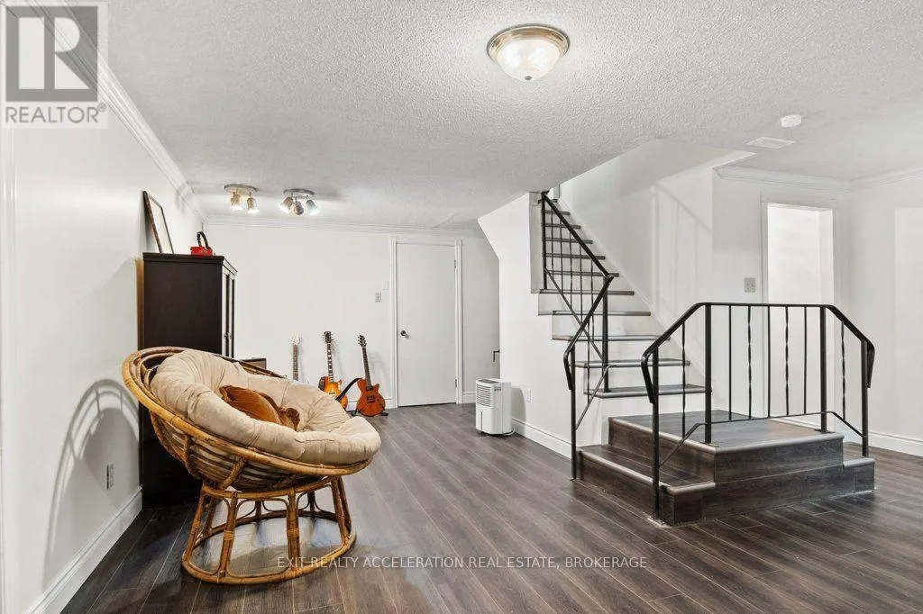 28 SOUTHCREST DRIVE