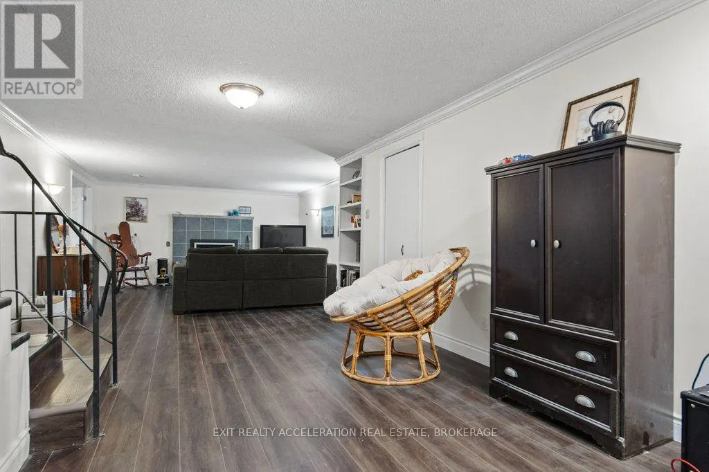 28 SOUTHCREST DRIVE