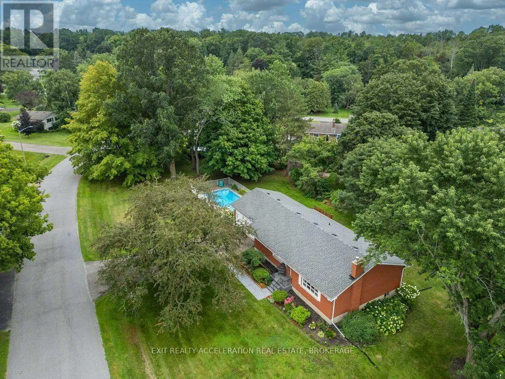 28 SOUTHCREST DRIVE
