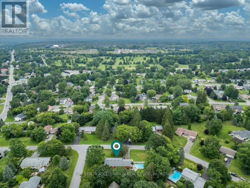 28 SOUTHCREST DRIVE