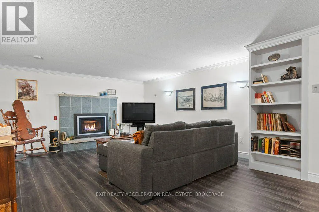 28 SOUTHCREST DRIVE