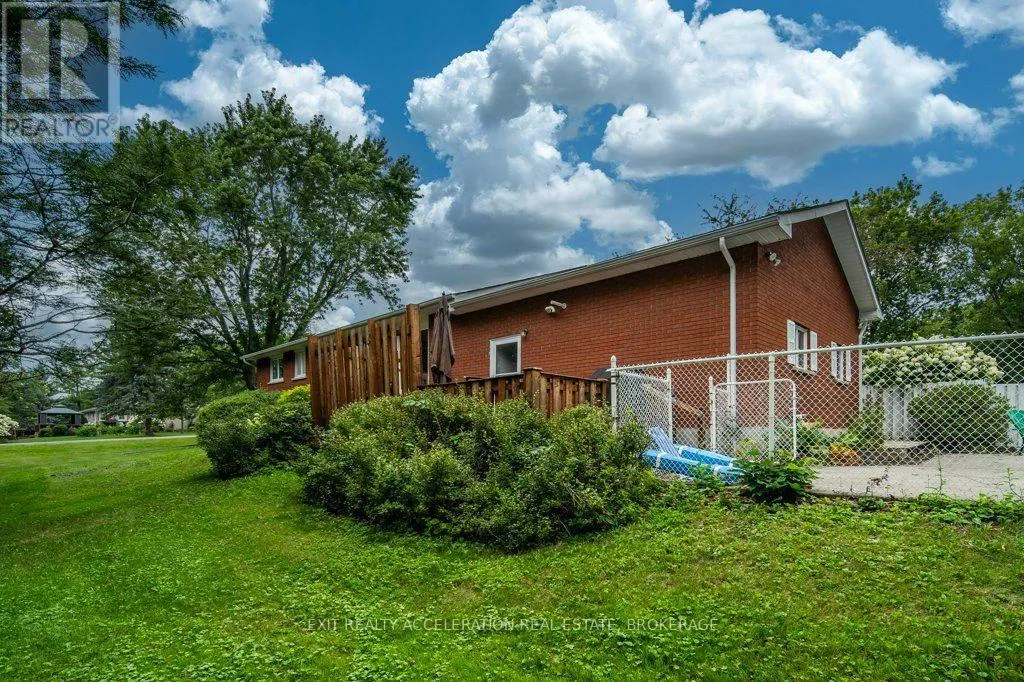 28 SOUTHCREST DRIVE
