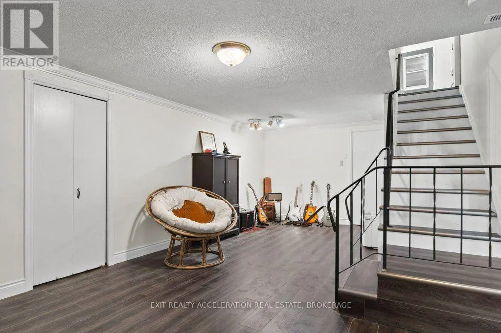 28 SOUTHCREST DRIVE