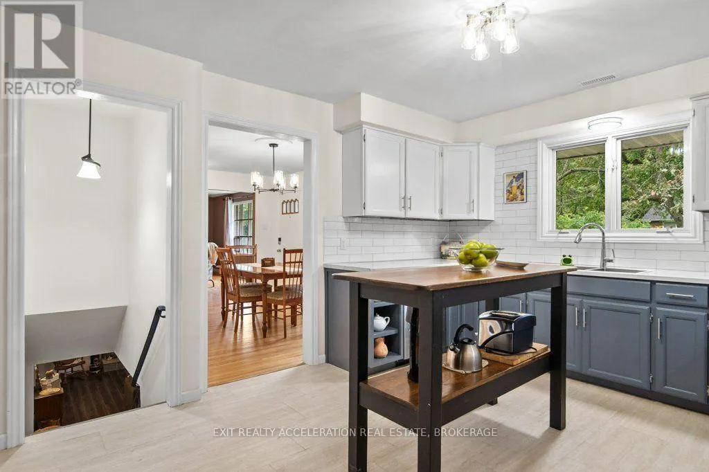 28 SOUTHCREST DRIVE