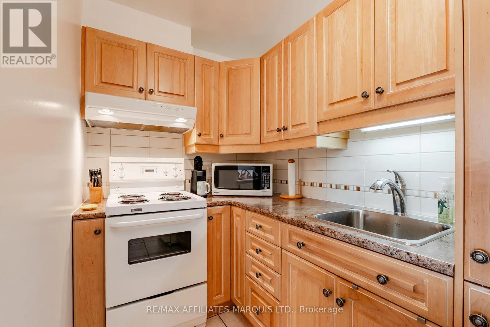 806 - 308 SECOND STREET E