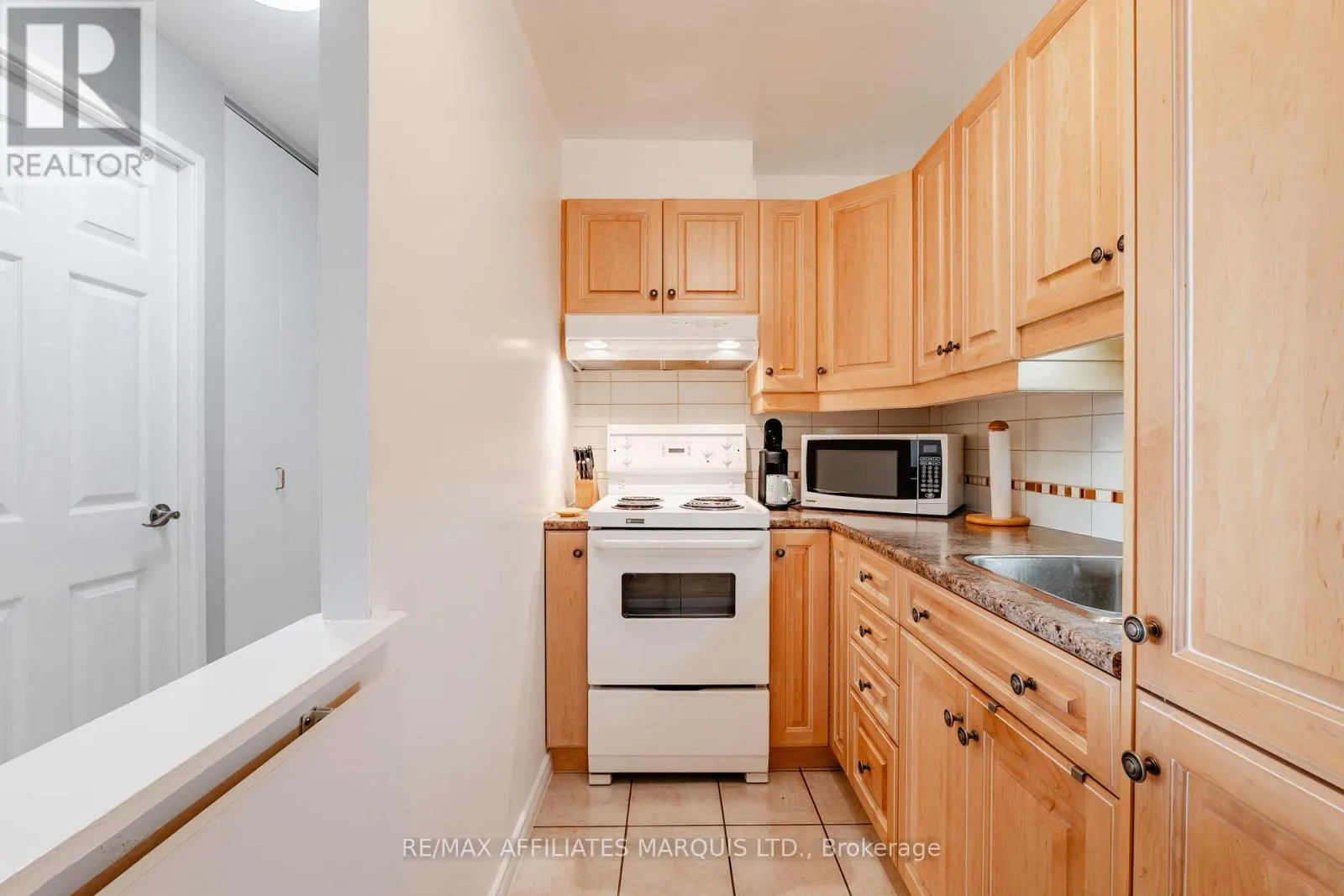 806 - 308 SECOND STREET E
