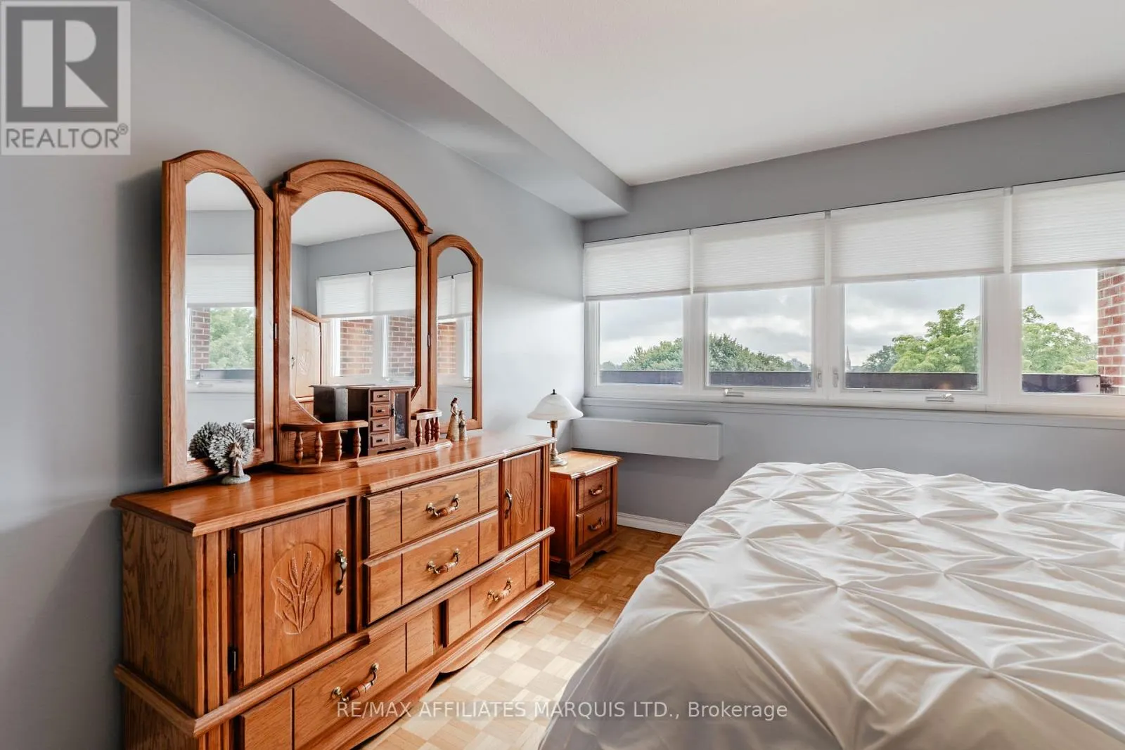 806 - 308 SECOND STREET E