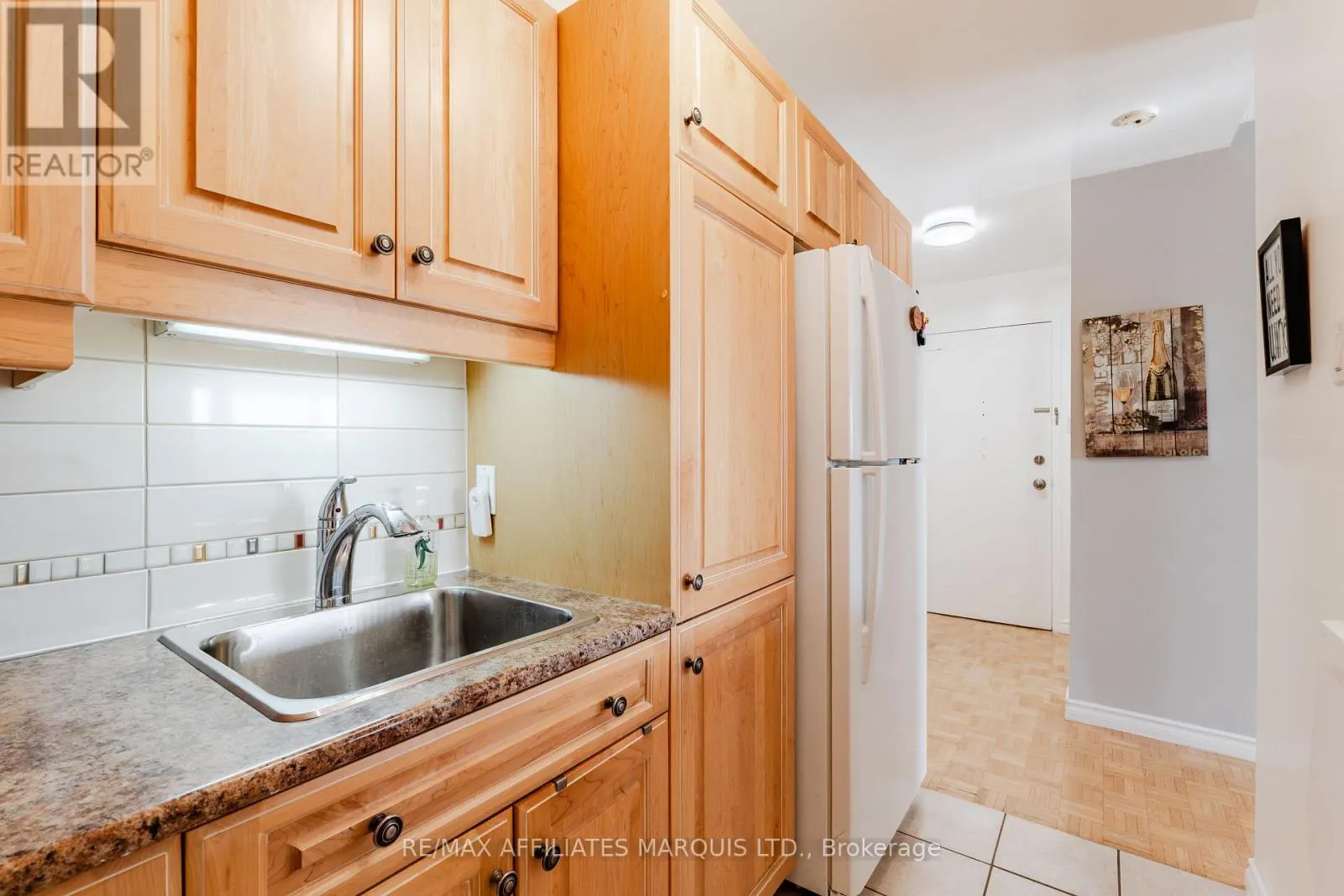 806 - 308 SECOND STREET E