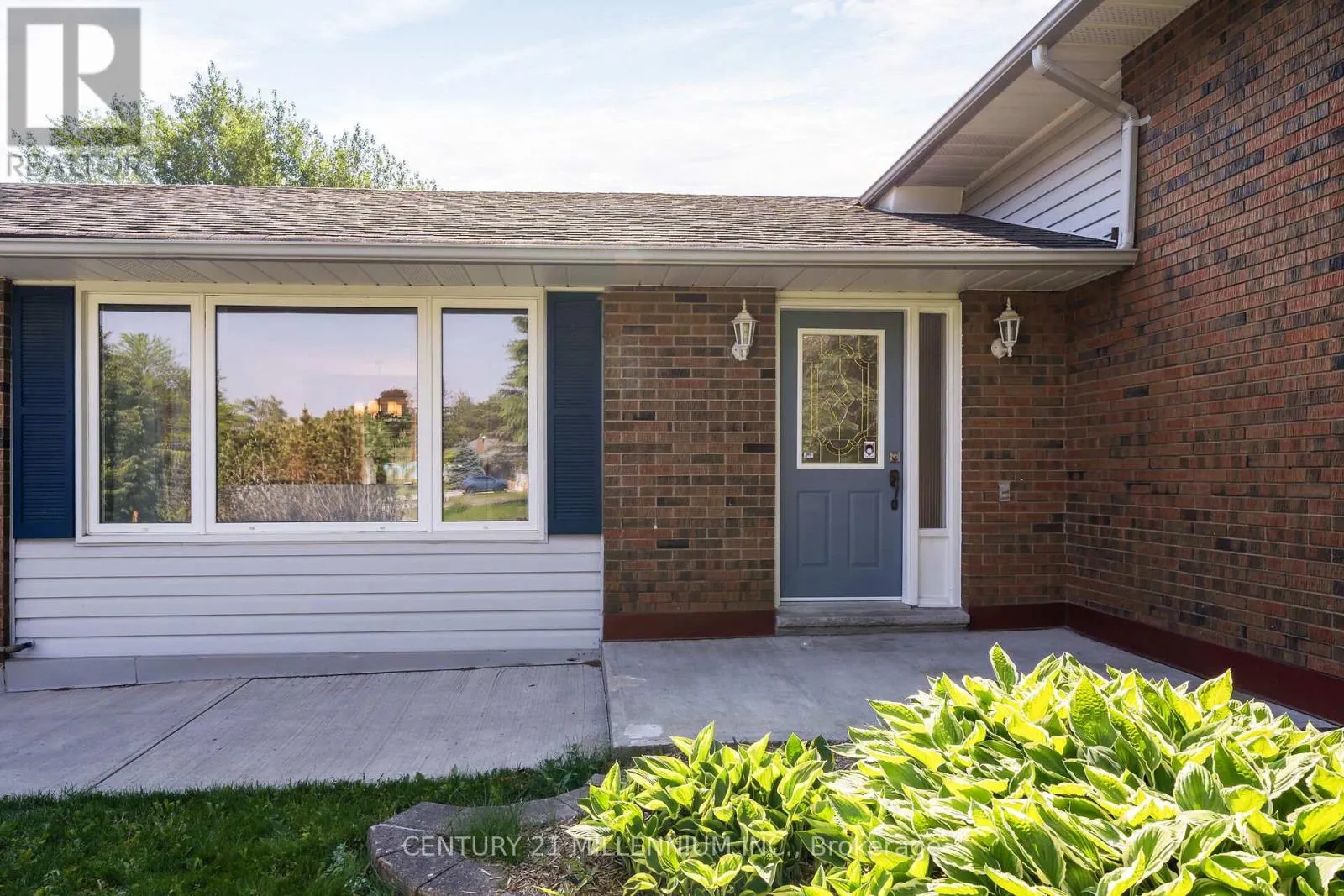 41 DOUGLAS CRESCENT