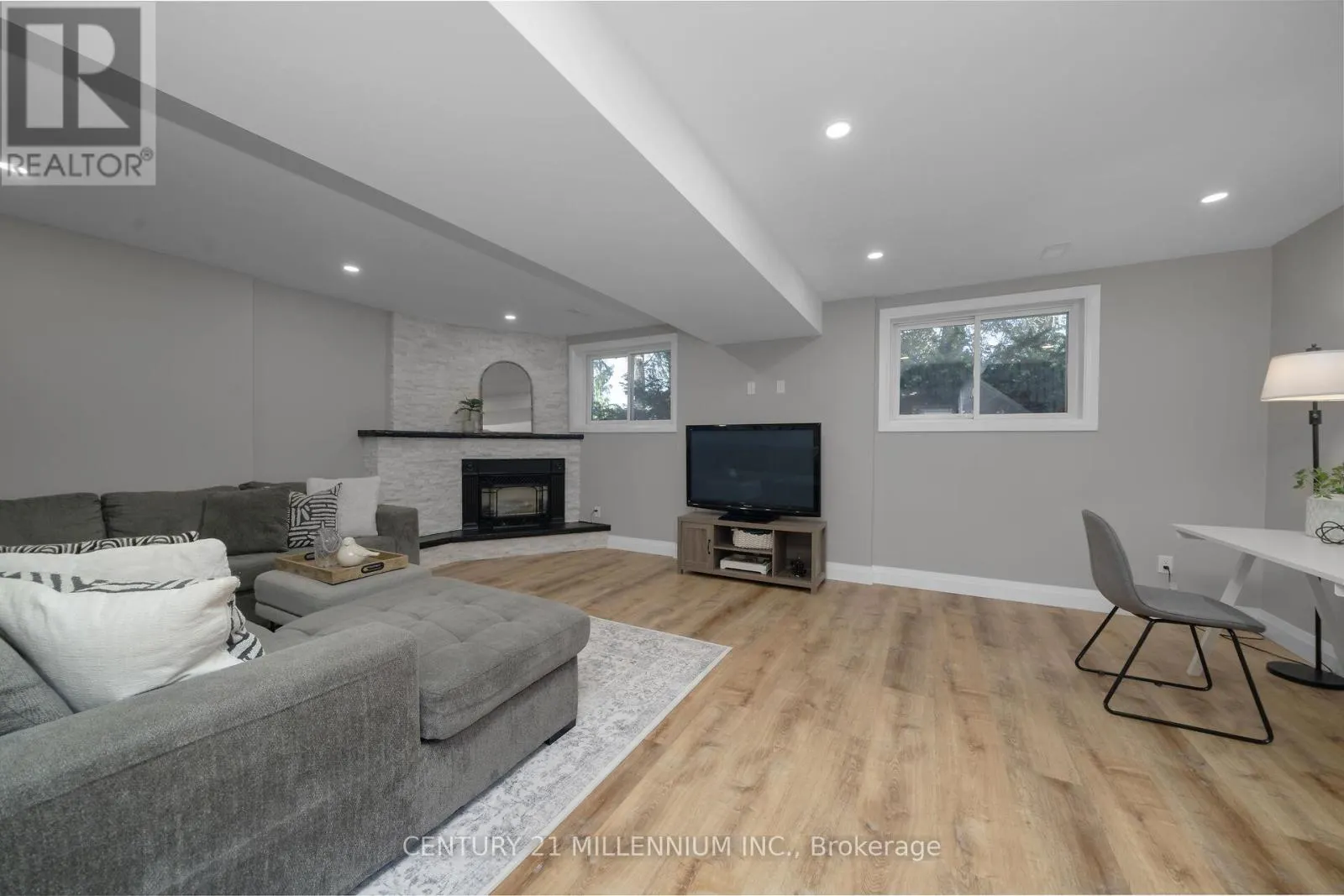 41 DOUGLAS CRESCENT