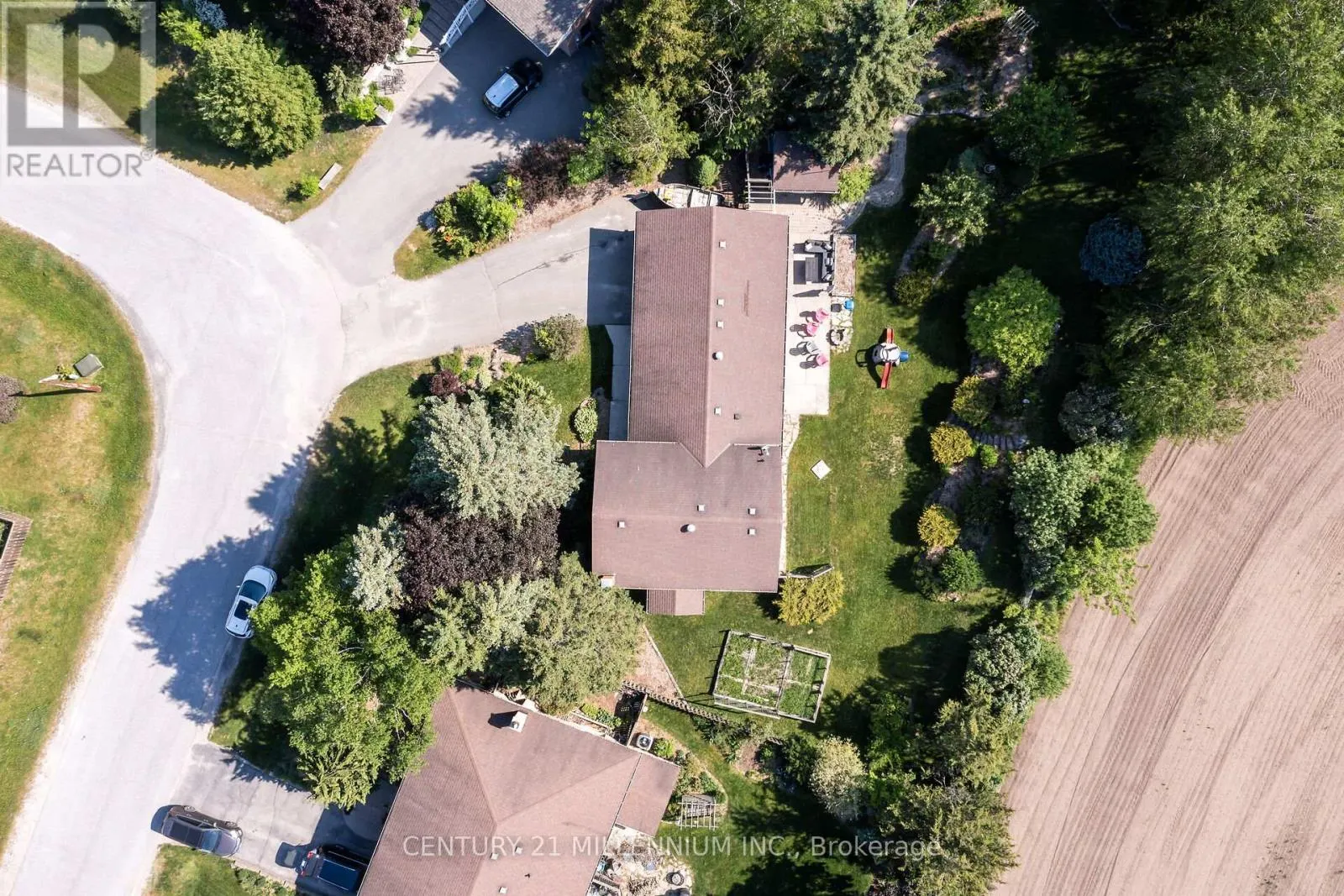 41 DOUGLAS CRESCENT