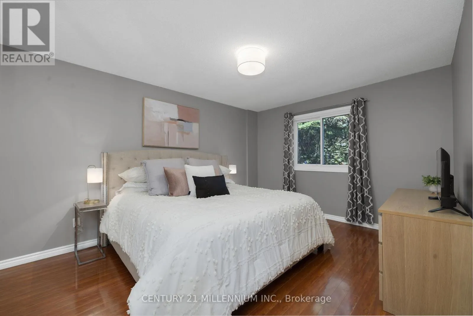 41 DOUGLAS CRESCENT