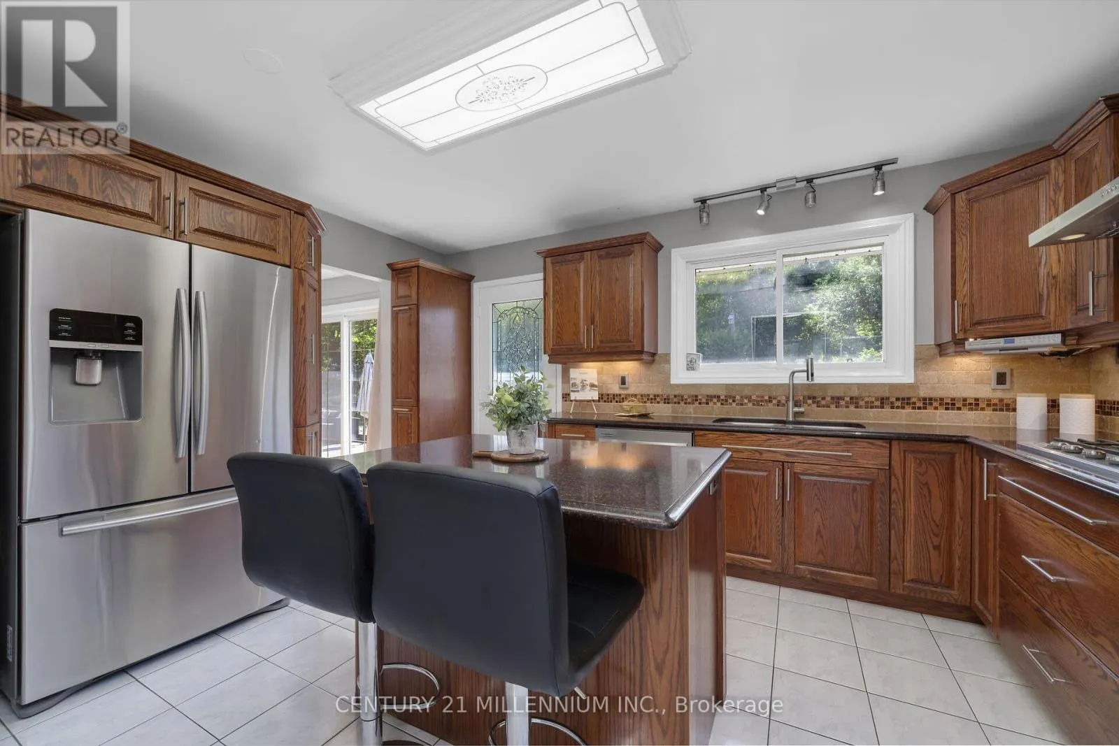 41 DOUGLAS CRESCENT