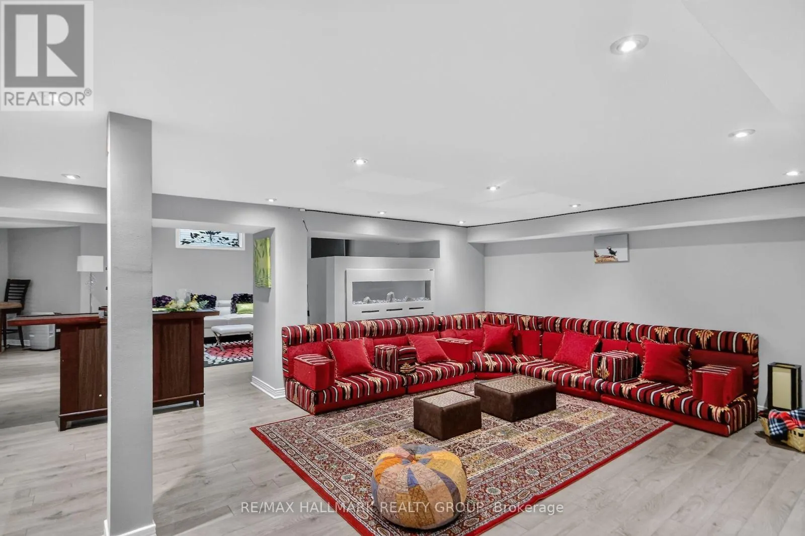 11 TAJ COURT
