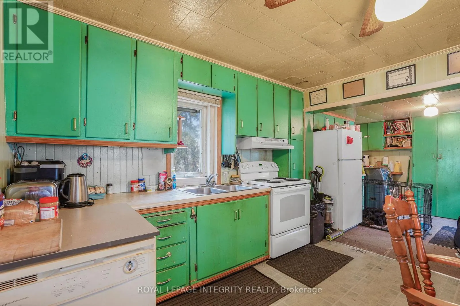 259 BISHOP STREET N