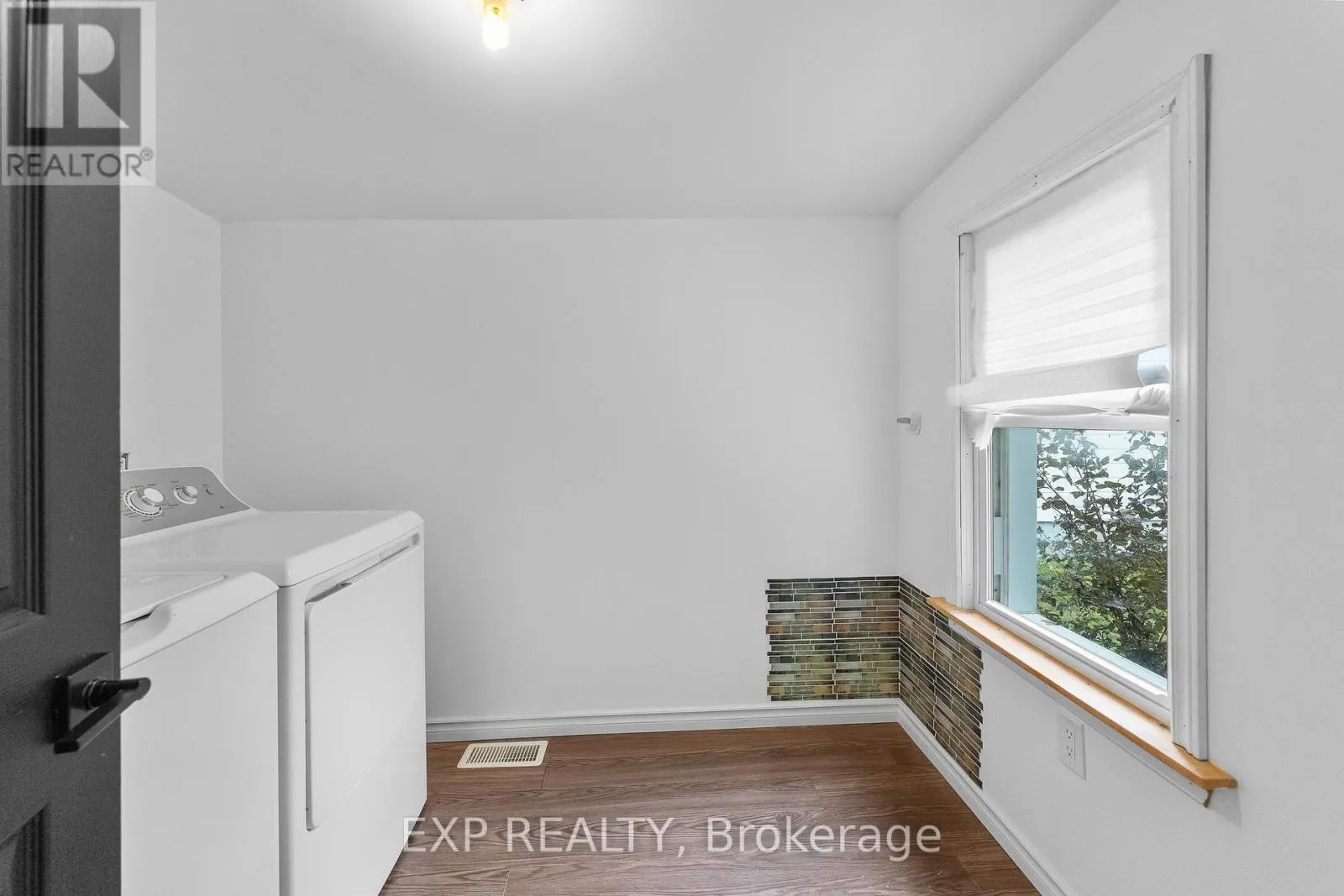 76 BELL STREET