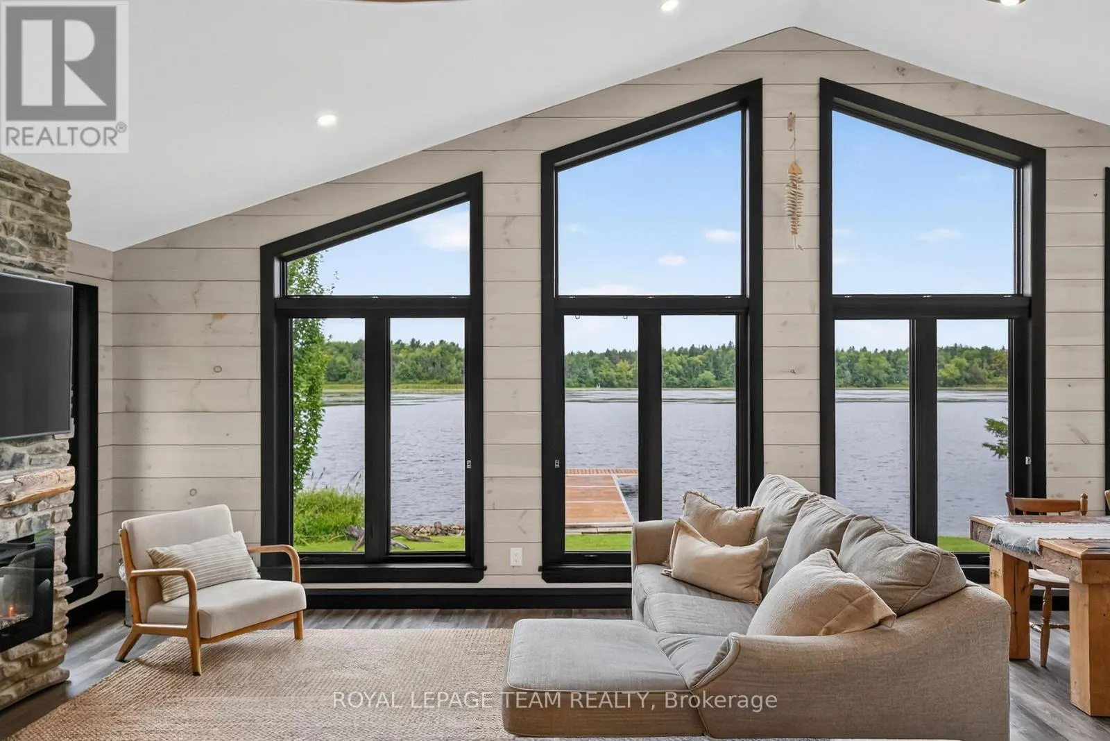 2815 GOLF COURSE LANE