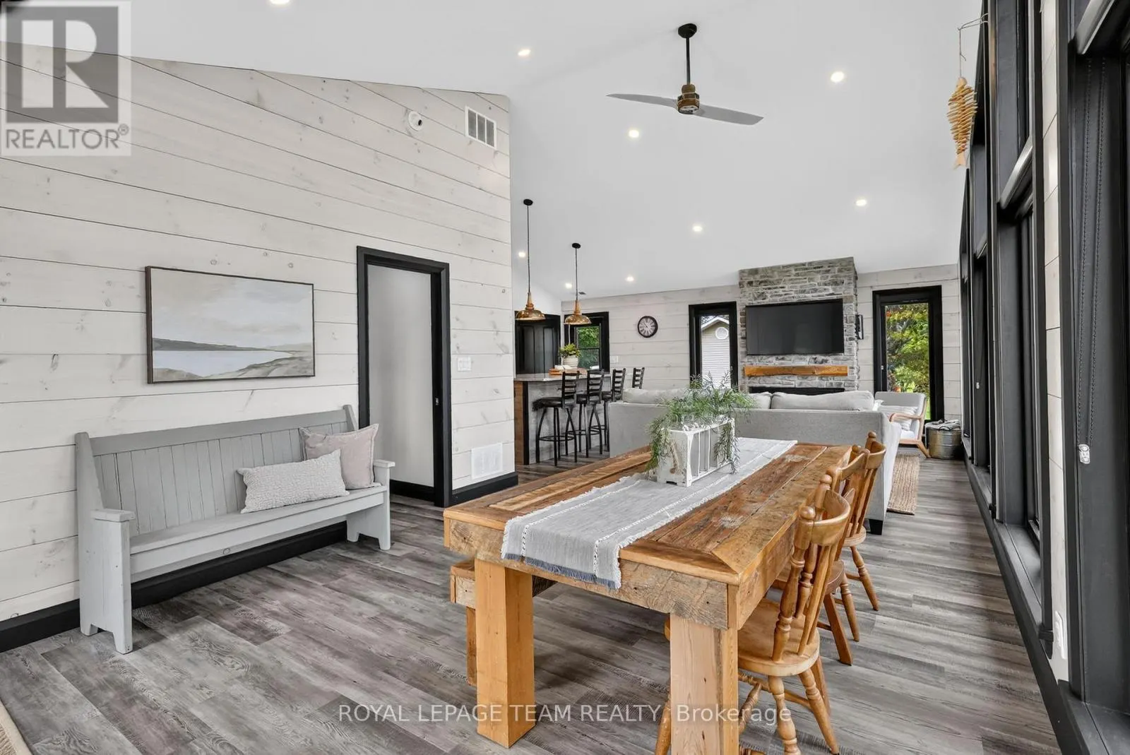 2815 GOLF COURSE LANE