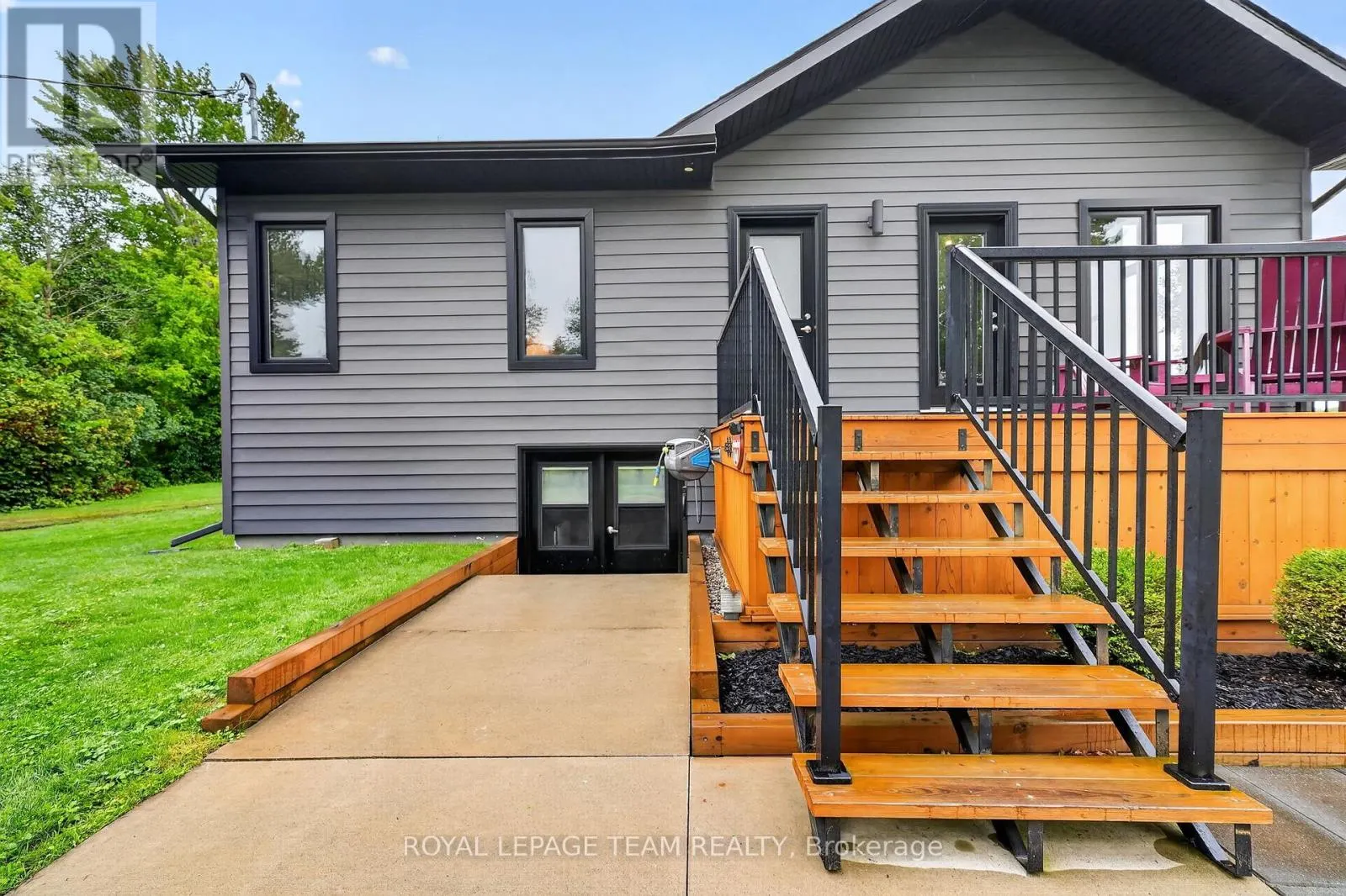 2815 GOLF COURSE LANE