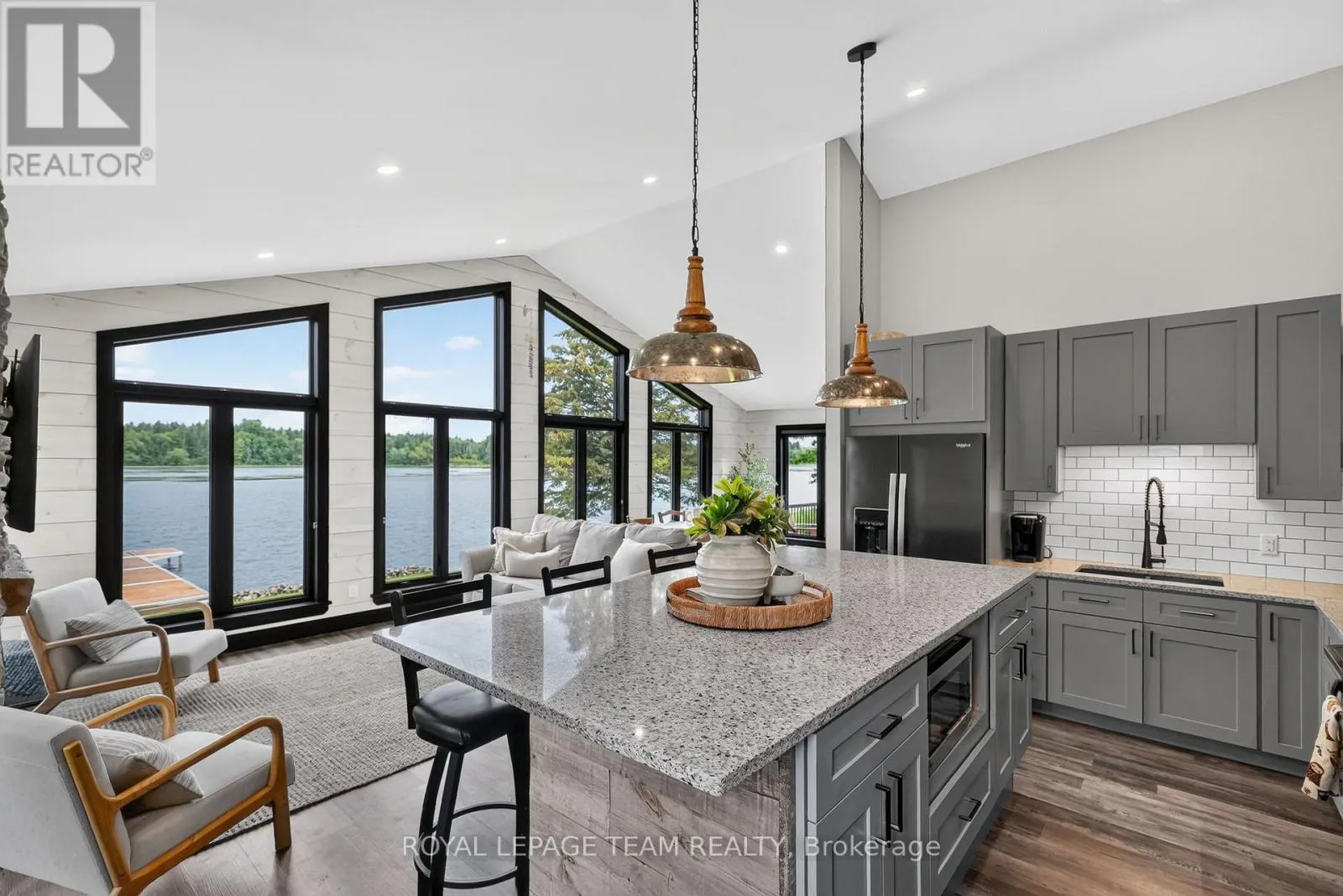 2815 GOLF COURSE LANE