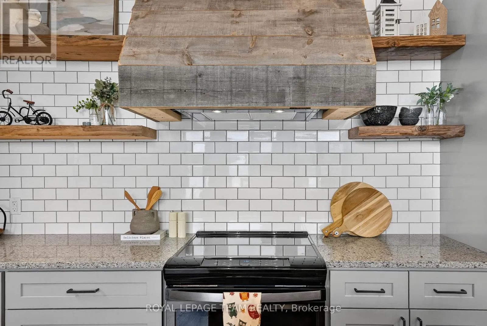 2815 GOLF COURSE LANE