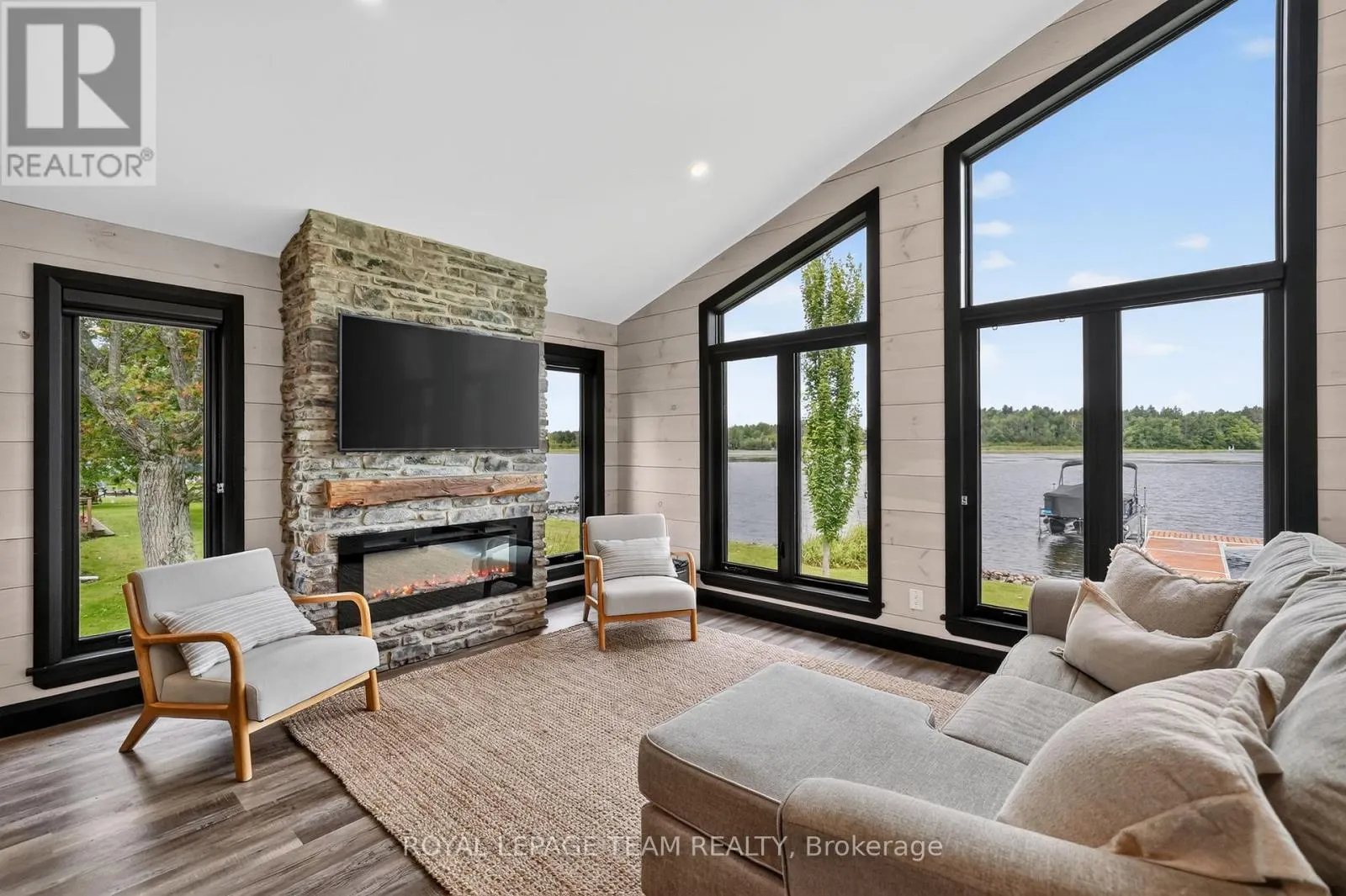 2815 GOLF COURSE LANE