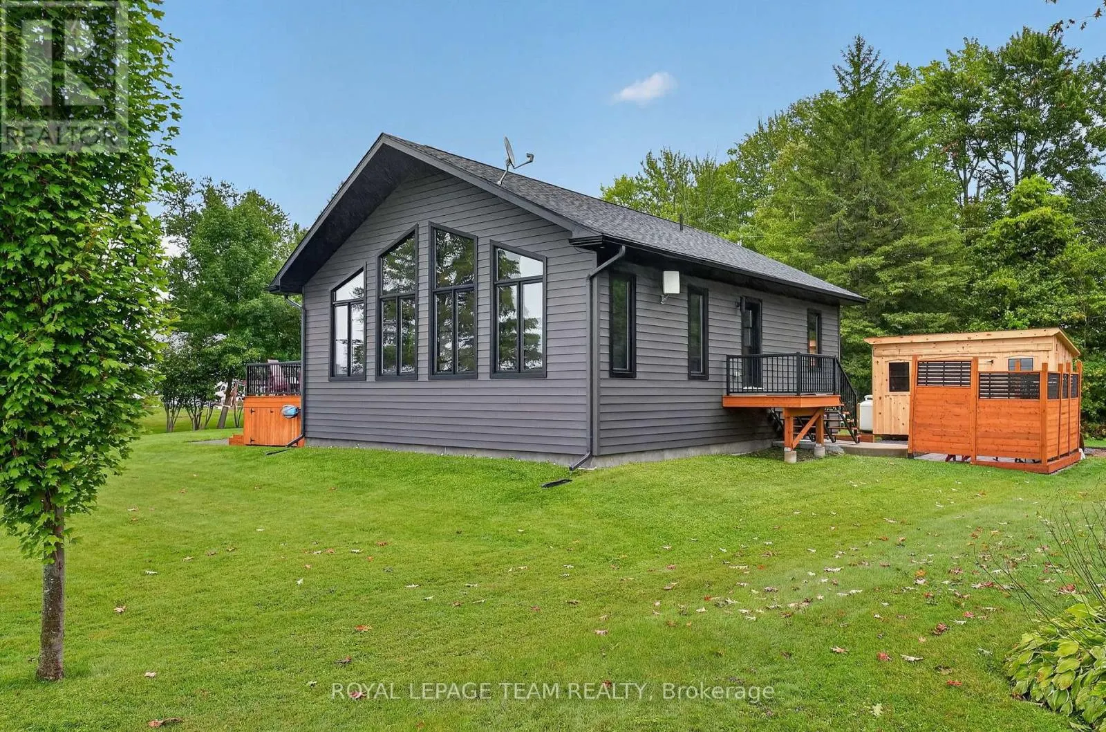 2815 GOLF COURSE LANE