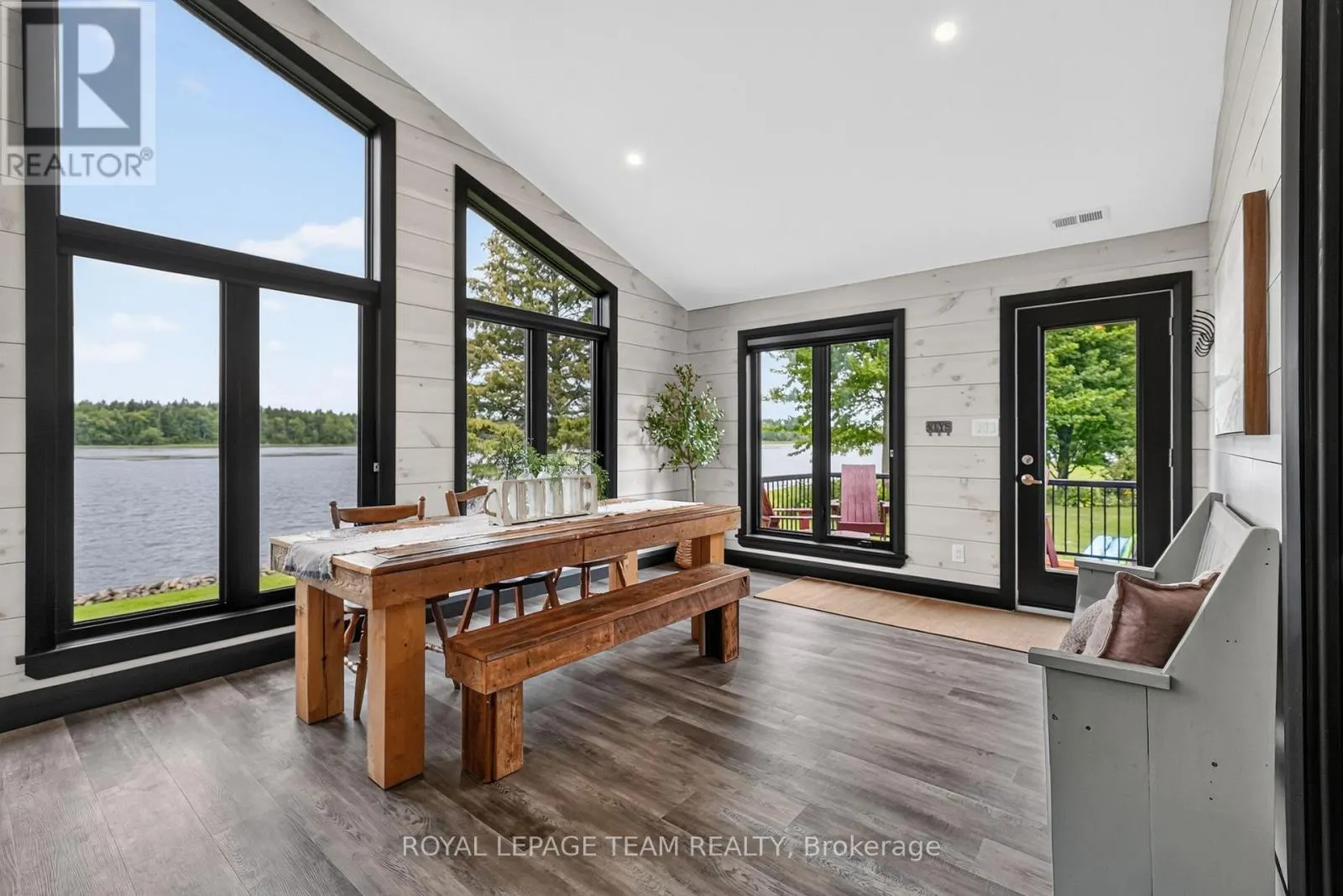 2815 GOLF COURSE LANE